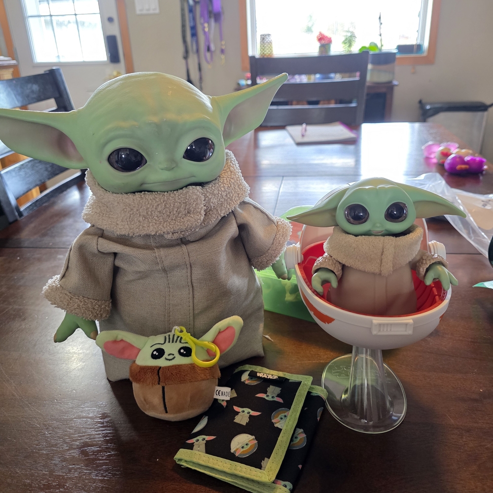 Green Plush Alien Toy with Hover Pod